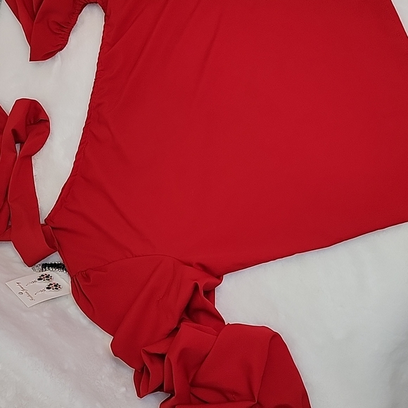Red Top Blouse One Sleeve Unique Ruffle with Jewelry Set - Picture 5 of 9